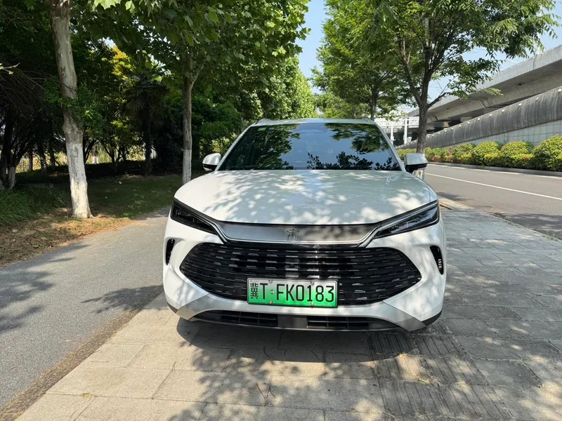 BYD Song L DM 2025 Versión de conducción inteligente DM-i 112KM Líder exterior foto 2 BYD Song L DM 2025 Versión de conducción inteligente DM-i 112KM Líder exterior foto 2