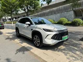 BYD Song L DM 2025 Versión de conducción inteligente DM-i 112KM Líder exterior foto 3 BYD Song L DM 2025 Versión de conducción inteligente DM-i 112KM Líder exterior foto 3