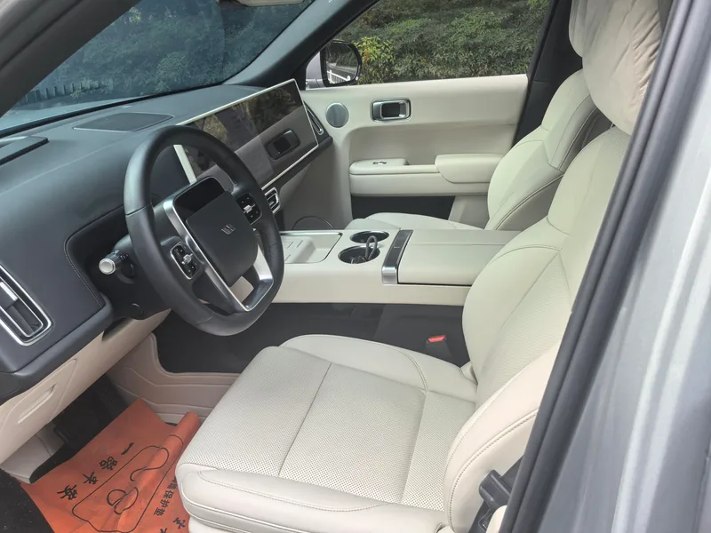 Li Auto L8 2023 Max version interior photo 8 Li Auto L8 2023 Max version interior photo 8