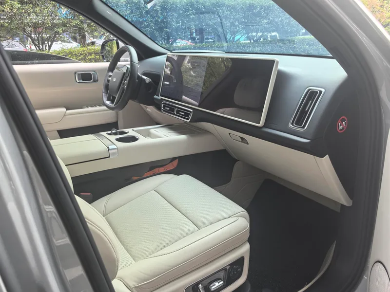 Li Auto L8 2023 Max version interior photo 10 Li Auto L8 2023 Max version interior photo 10