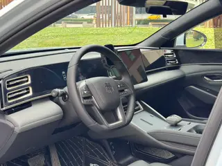 BYD Qin L 2025 Version de conduite intelligente DM-i 80KM Leader intérieur photo 10