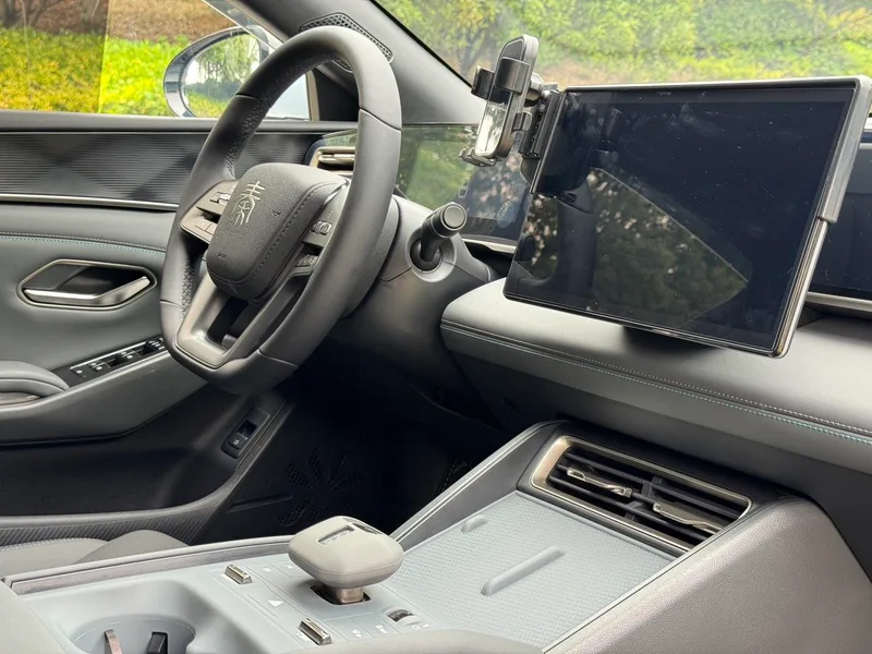 BYD Qin L 2025 Version de conduite intelligente DM-i 80KM Leader intérieur photo 11