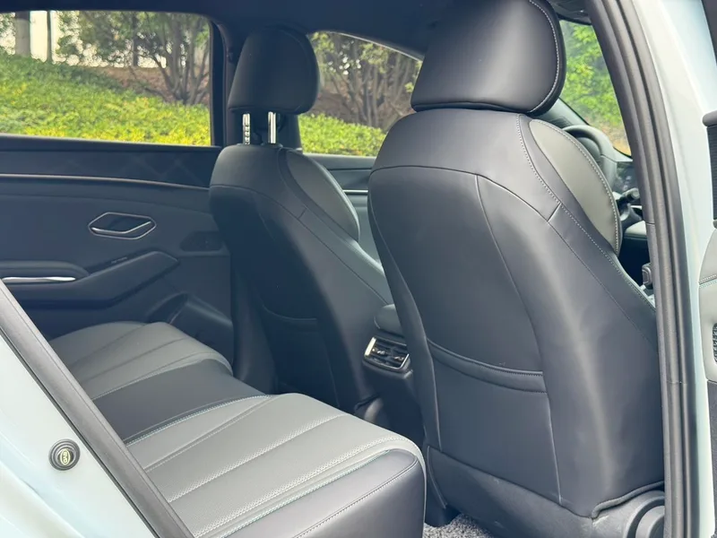 BYD Qin L 2025 Version de conduite intelligente DM-i 80KM Leader intérieur photo 12