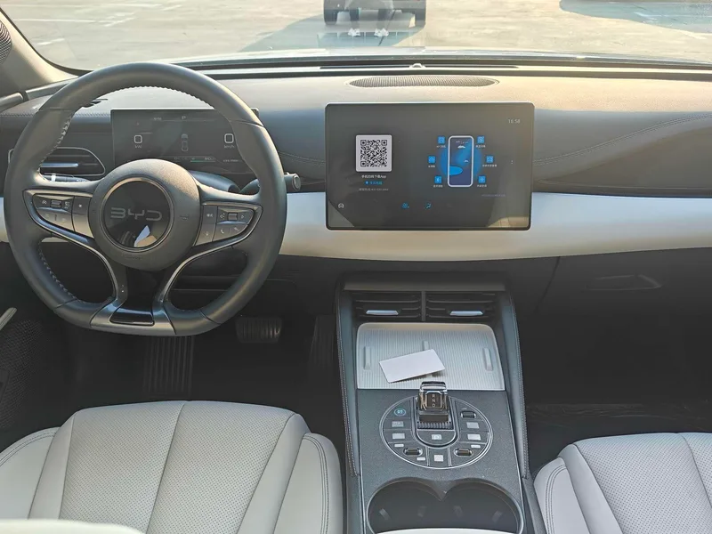 BYD SEAL 06DM 2024 DM-i 120KM Tipo de honor interior foto 8 BYD SEAL 06DM 2024 DM-i 120KM Tipo de honor interior foto 8