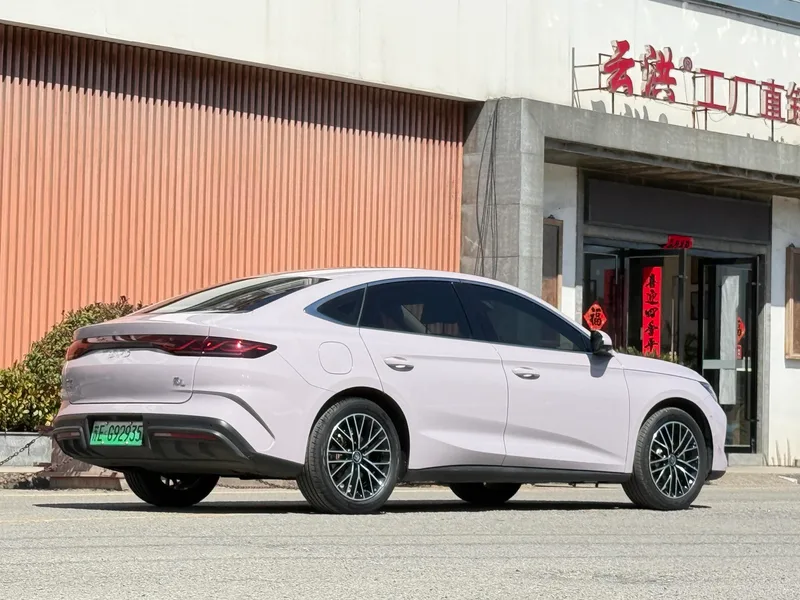 BYD Qin L 2024 DM-i 120KM Type d'excellence extérieur photo 4 BYD Qin L 2024 DM-i 120KM Type d'excellence extérieur photo 4