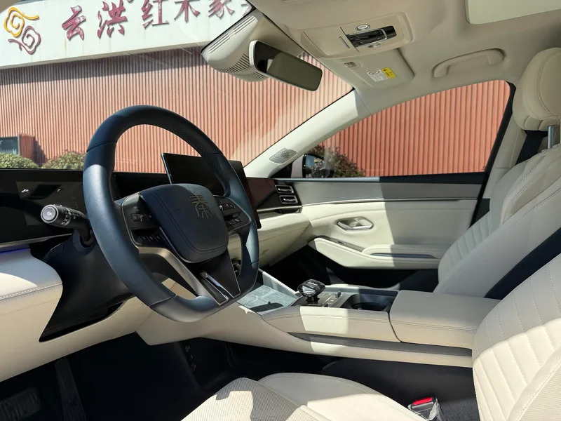 BYD Qin L 2024 DM-i 120KM Type d'excellence intérieur photo 10 BYD Qin L 2024 DM-i 120KM Type d'excellence intérieur photo 10