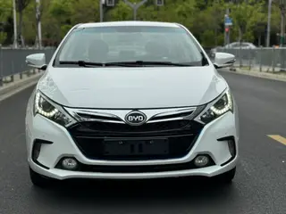 BYD Qin DM 2015 1.5T Double Crown Flagship Plus version exterior photo 2 BYD Qin DM 2015 1.5T Double Crown Flagship Plus version exterior photo 2