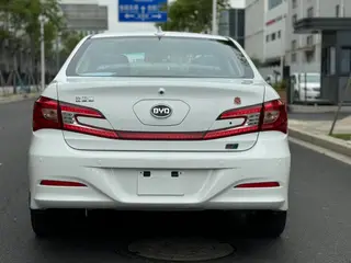 BYD Qin DM 2015 1.5T Double Crown Flagship Plus version interior photo 8 BYD Qin DM 2015 1.5T Double Crown Flagship Plus version interior photo 8