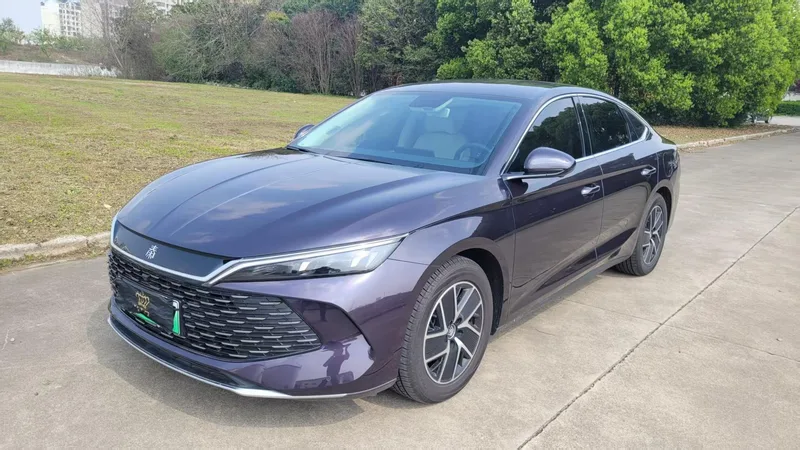 BYD Qin L 2025 Smart Driving Version DM-i 80KM Transcendent exterior photo 1 BYD Qin L 2025 Smart Driving Version DM-i 80KM Transcendent exterior photo 1