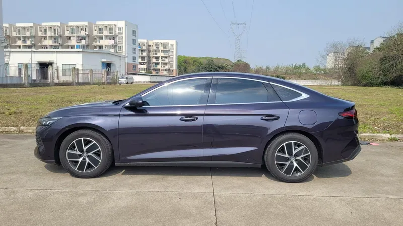BYD Qin L 2025 Smart Driving Version DM-i 80KM Transcendent exterior photo 4 BYD Qin L 2025 Smart Driving Version DM-i 80KM Transcendent exterior photo 4