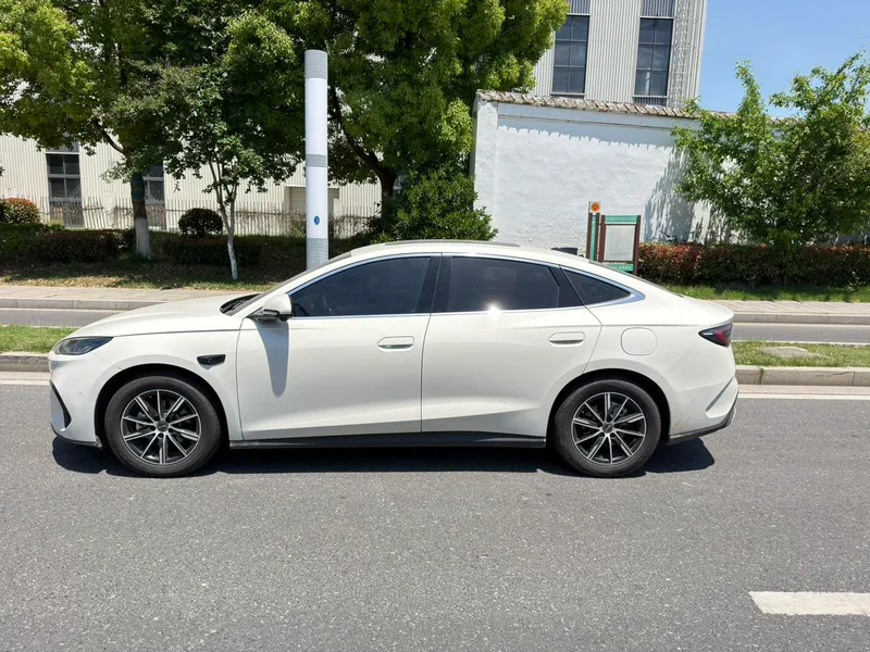 BYD SEAL 06DM 2025 Smart Driving Version DM-i 120KM Honor type exterior photo 7 BYD SEAL 06DM 2025 Smart Driving Version DM-i 120KM Honor type exterior photo 7