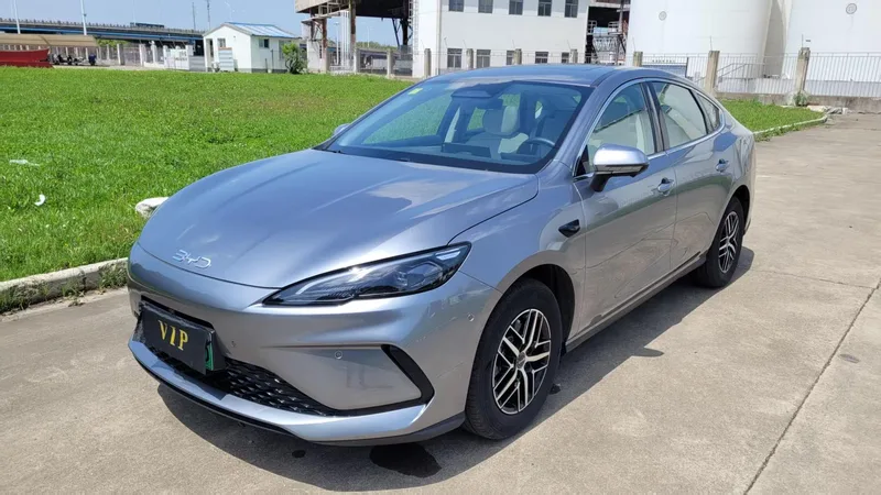 BYD Seal 2025 Smart Driving Version DM-i 120KM Flagship exterior photo 1 BYD Seal 2025 Smart Driving Version DM-i 120KM Flagship exterior photo 1