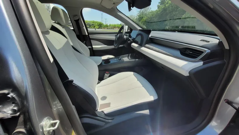 BYD Seal 2025 Smart Driving Version DM-i 120KM Flagship interior photo 11 BYD Seal 2025 Smart Driving Version DM-i 120KM Flagship interior photo 11