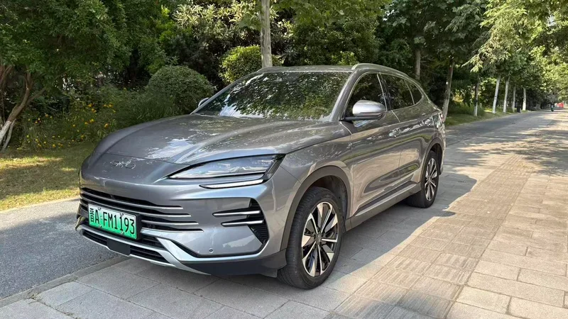 BYD Song PLUS DM 2025 DM-i 112KM Tipo de honor exterior foto 1 BYD Song PLUS DM 2025 DM-i 112KM Tipo de honor exterior foto 1