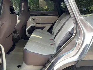 BYD Song PLUS DM 2025 DM-i 112KM Tipo de honor interior foto 6 BYD Song PLUS DM 2025 DM-i 112KM Tipo de honor interior foto 6