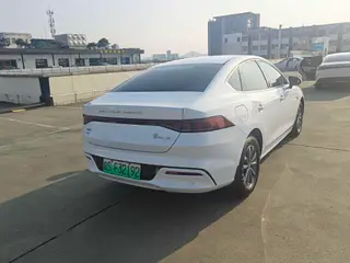BYD Qin PLUS 2023 DM-i Edición campeona 55KM Líder exterior foto 5 BYD Qin PLUS 2023 DM-i Edición campeona 55KM Líder exterior foto 5