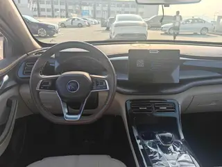BYD Qin PLUS 2023 DM-i Edición campeona 55KM Líder interior foto 7 BYD Qin PLUS 2023 DM-i Edición campeona 55KM Líder interior foto 7