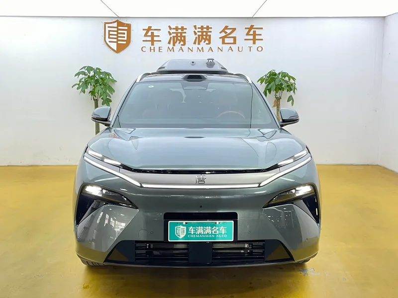 BYD Tang 2025 DM-p 175KM Four-wheel drive drone player version exterior photo 2 BYD Tang 2025 DM-p 175KM Four-wheel drive drone player version exterior photo 2