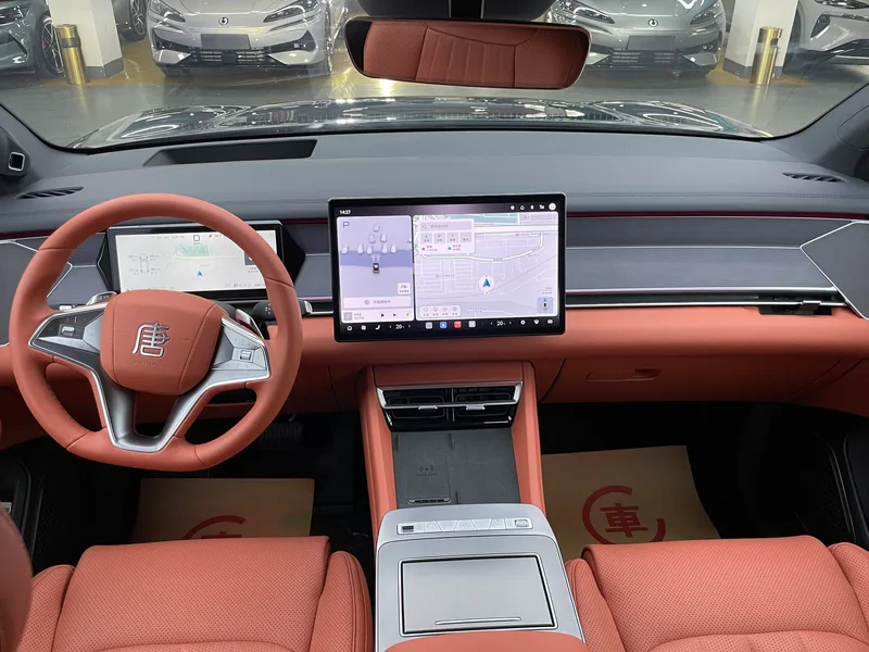 BYD Tang 2025 DM-p 175KM Four-wheel drive drone player version interior photo 6 BYD Tang 2025 DM-p 175KM Four-wheel drive drone player version interior photo 6