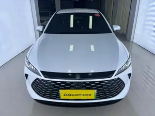 BYD Qin PLUS 2025 Smart Driving Version DM-i 55KM Leading Type exterior photo 2