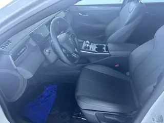 BYD Qin PLUS 2025 Smart Driving Version DM-i 55KM Leading Type interior photo 7