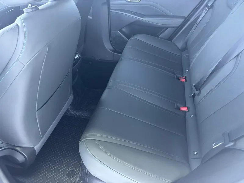 BYD Qin PLUS 2025 Smart Driving Version DM-i 55KM Leading Type interior photo 8