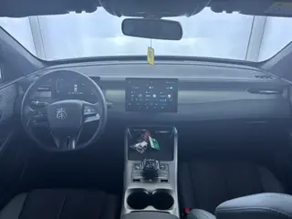 BYD Qin PLUS 2025 Smart Driving Version DM-i 55KM Leading Type interior photo 10