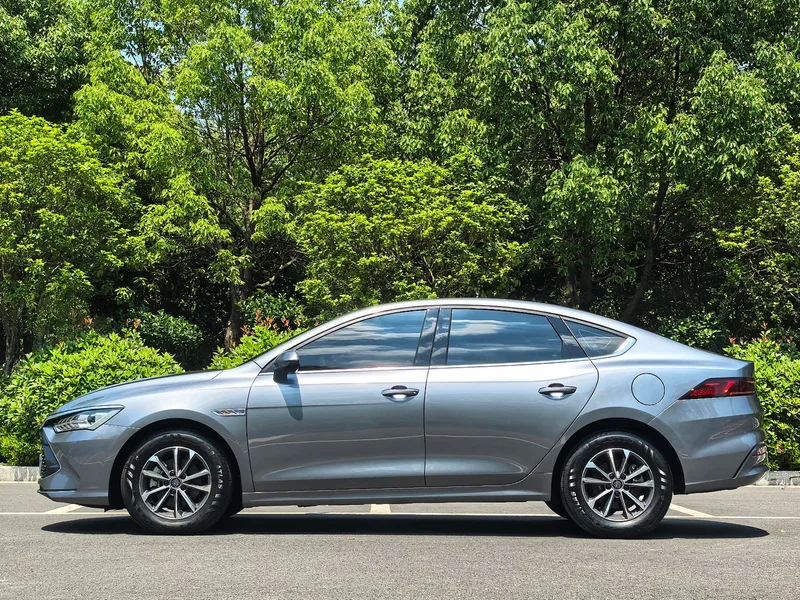 BYD Qin PLUS 2024 Glory Edition DM-i 55KM Leading Type exterior photo 4 BYD Qin PLUS 2024 Glory Edition DM-i 55KM Leading Type exterior photo 4