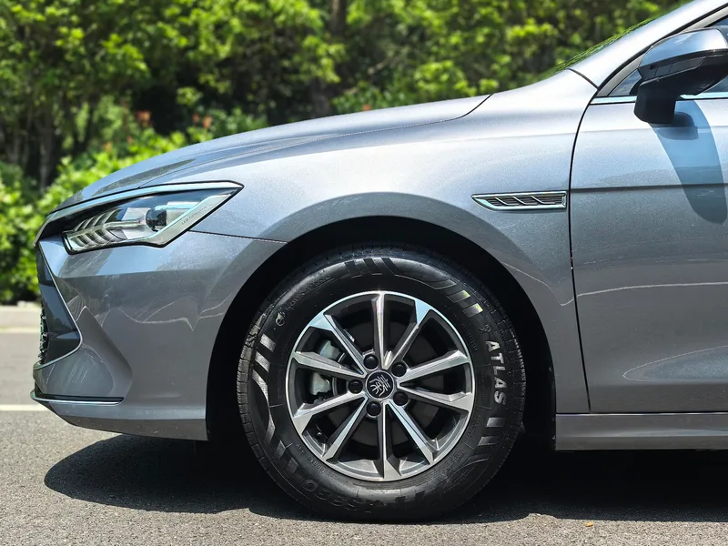 BYD Qin PLUS 2024 Glory Edition DM-i 55KM Leading Type exterior photo 10 BYD Qin PLUS 2024 Glory Edition DM-i 55KM Leading Type exterior photo 10