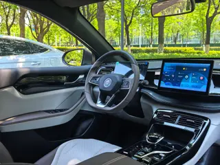 BYD Qin PLUS 2024 Glory Edition DM-i 55KM Leading Type interior photo 15 BYD Qin PLUS 2024 Glory Edition DM-i 55KM Leading Type interior photo 15