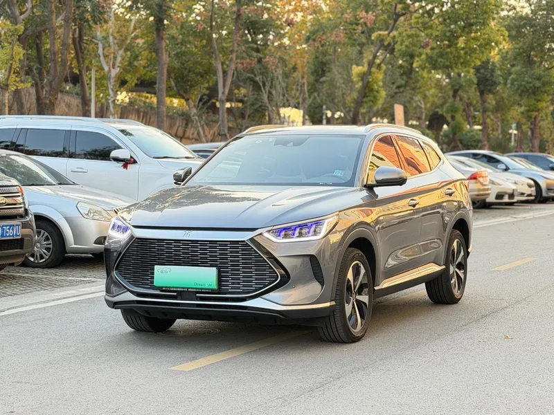 BYD Song PLUS DM 2021 DM-i 51KM Two-wheel drive honor type exterior photo 1 BYD Song PLUS DM 2021 DM-i 51KM Two-wheel drive honor type exterior photo 1