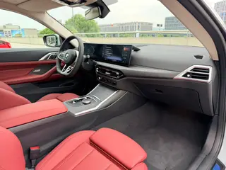 BMW 4 Series 2024 425i M Conjunto deportivo interior foto 9 BMW 4 Series 2024 425i M Conjunto deportivo interior foto 9
