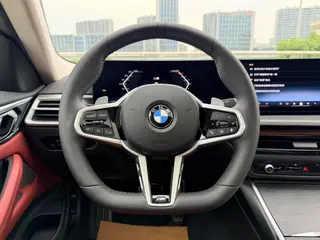 BMW 4 Series 2024 425i M Conjunto deportivo interior foto 11 BMW 4 Series 2024 425i M Conjunto deportivo interior foto 11