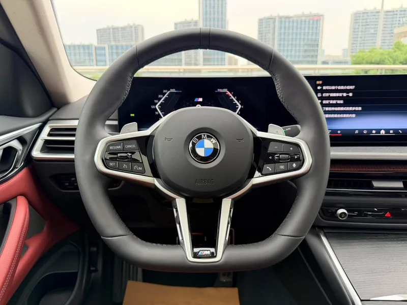 BMW 4 Series 2024 425i M Conjunto deportivo interior foto 11 BMW 4 Series 2024 425i M Conjunto deportivo interior foto 11