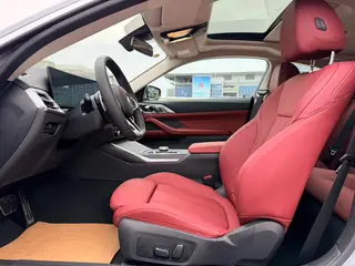 BMW 4 Series 2024 425i M Conjunto deportivo interior foto 12 BMW 4 Series 2024 425i M Conjunto deportivo interior foto 12