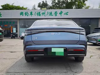 BYD Seal 2023 DM-i 1.5L 121KM Premium Trim interior photo 8