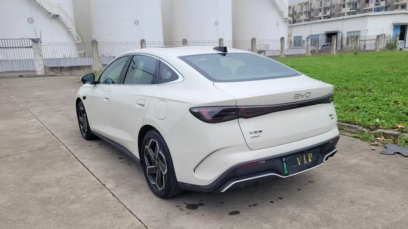 BYD SEAL 06DM 2025 Smart Driving Version DM-i 120KM Flagship exterior photo 5 BYD SEAL 06DM 2025 Smart Driving Version DM-i 120KM Flagship exterior photo 5