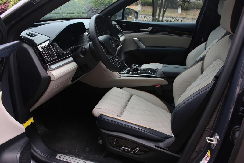 BYD Tang 2022 635KM Four-wheel drive flagship exterior photo 8 BYD Tang 2022 635KM Four-wheel drive flagship exterior photo 8