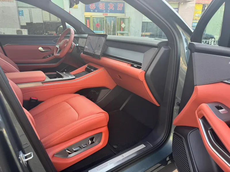 BYD Tang L 2025 DM-p 175KM Four-wheel drive drone player version interior photo 11 BYD Tang L 2025 DM-p 175KM Four-wheel drive drone player version interior photo 11