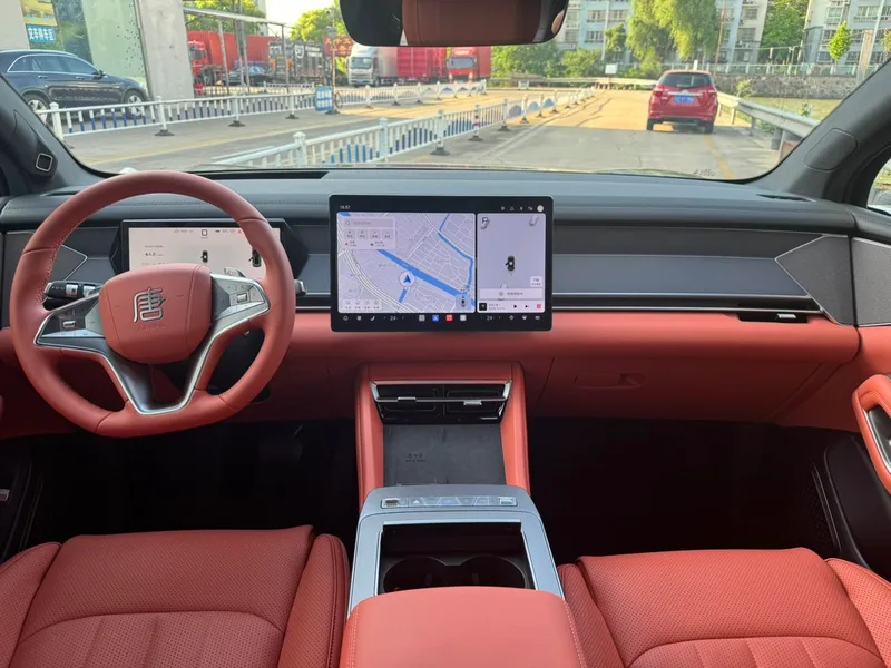 BYD Tang L 2025 DM-p 175KM Four-wheel drive drone player version interior photo 17 BYD Tang L 2025 DM-p 175KM Four-wheel drive drone player version interior photo 17