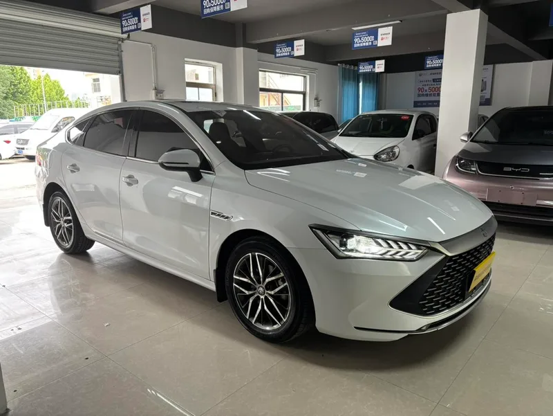 BYD Qin PLUS 2021 DM-i 55KM Modelo insignia exterior foto 3 BYD Qin PLUS 2021 DM-i 55KM Modelo insignia exterior foto 3
