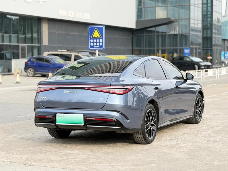 BYD Seal 2024 Glory Edition DM-i 1.5L 121KM Premium Trim interior photo 11 BYD Seal 2024 Glory Edition DM-i 1.5L 121KM Premium Trim interior photo 11