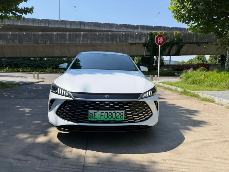 BYD Qin PLUS 2025 Smart Driving Version DM-i 55KM Leading Type exterior photo 2 BYD Qin PLUS 2025 Smart Driving Version DM-i 55KM Leading Type exterior photo 2