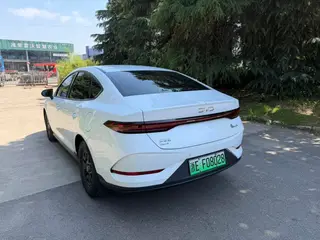 BYD Qin PLUS 2025 Smart Driving Version DM-i 55KM Leading Type interior photo 7 BYD Qin PLUS 2025 Smart Driving Version DM-i 55KM Leading Type interior photo 7
