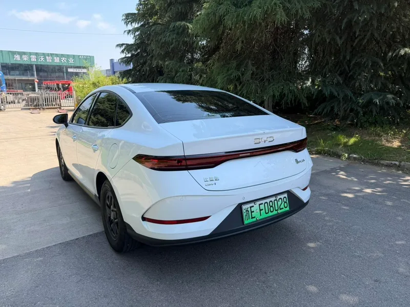 BYD Qin PLUS 2025 Smart Driving Version DM-i 55KM Leading Type interior photo 7 BYD Qin PLUS 2025 Smart Driving Version DM-i 55KM Leading Type interior photo 7