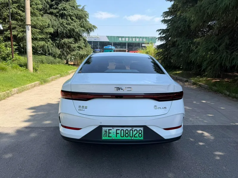 BYD Qin PLUS 2025 Smart Driving Version DM-i 55KM Leading Type interior photo 8 BYD Qin PLUS 2025 Smart Driving Version DM-i 55KM Leading Type interior photo 8