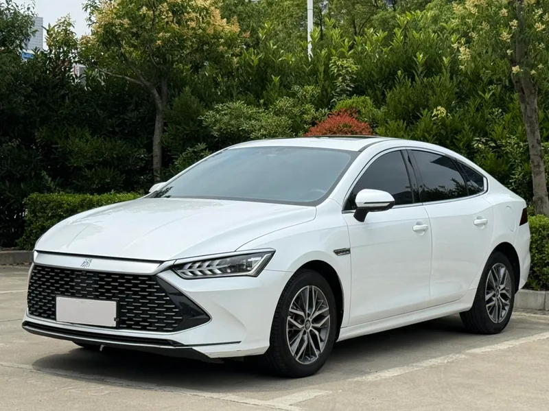BYD Qin PLUS 2023 DM-i Champion Edition 55KM Transcendent exterior photo 1 BYD Qin PLUS 2023 DM-i Champion Edition 55KM Transcendent exterior photo 1