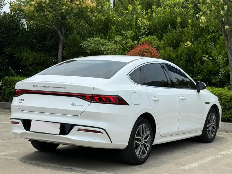 BYD Qin PLUS 2023 DM-i Champion Edition 55KM Transcendent exterior photo 5 BYD Qin PLUS 2023 DM-i Champion Edition 55KM Transcendent exterior photo 5