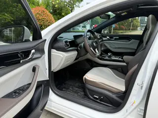 BYD Qin PLUS 2023 DM-i Champion Edition 55KM Transcendent exterior photo 6 BYD Qin PLUS 2023 DM-i Champion Edition 55KM Transcendent exterior photo 6