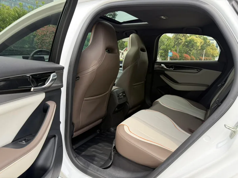 BYD Qin PLUS 2023 DM-i Champion Edition 55KM Transcendent exterior photo 7 BYD Qin PLUS 2023 DM-i Champion Edition 55KM Transcendent exterior photo 7